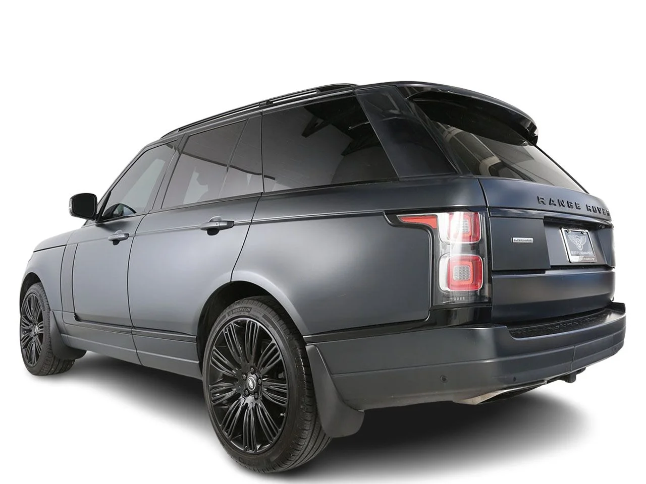 Used 2019  Land Rover 5.0L V8 Supercharged image 3