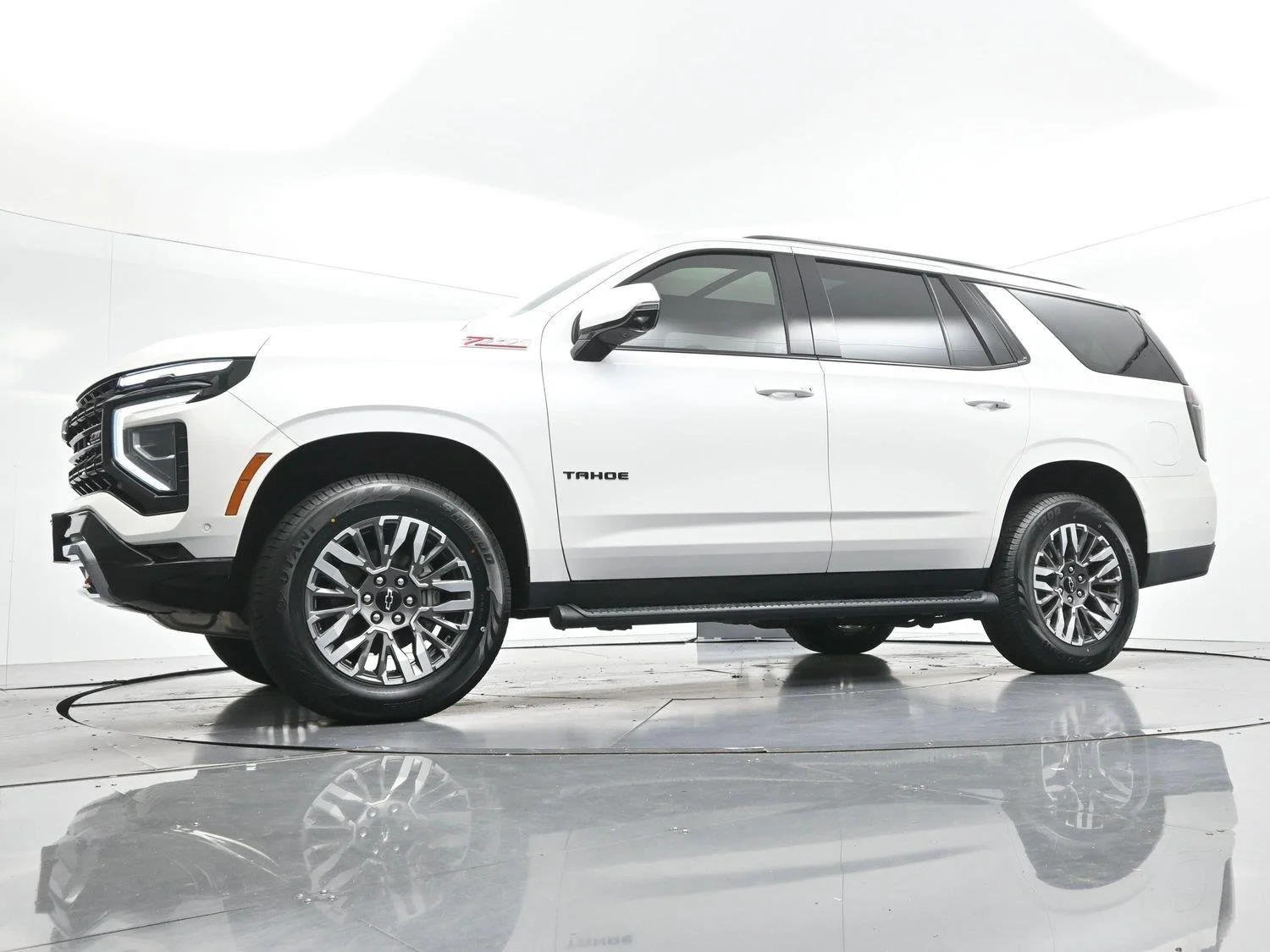 Used 2025 Iridescent Pearl Tricoat Chevrolet Z71 image 46