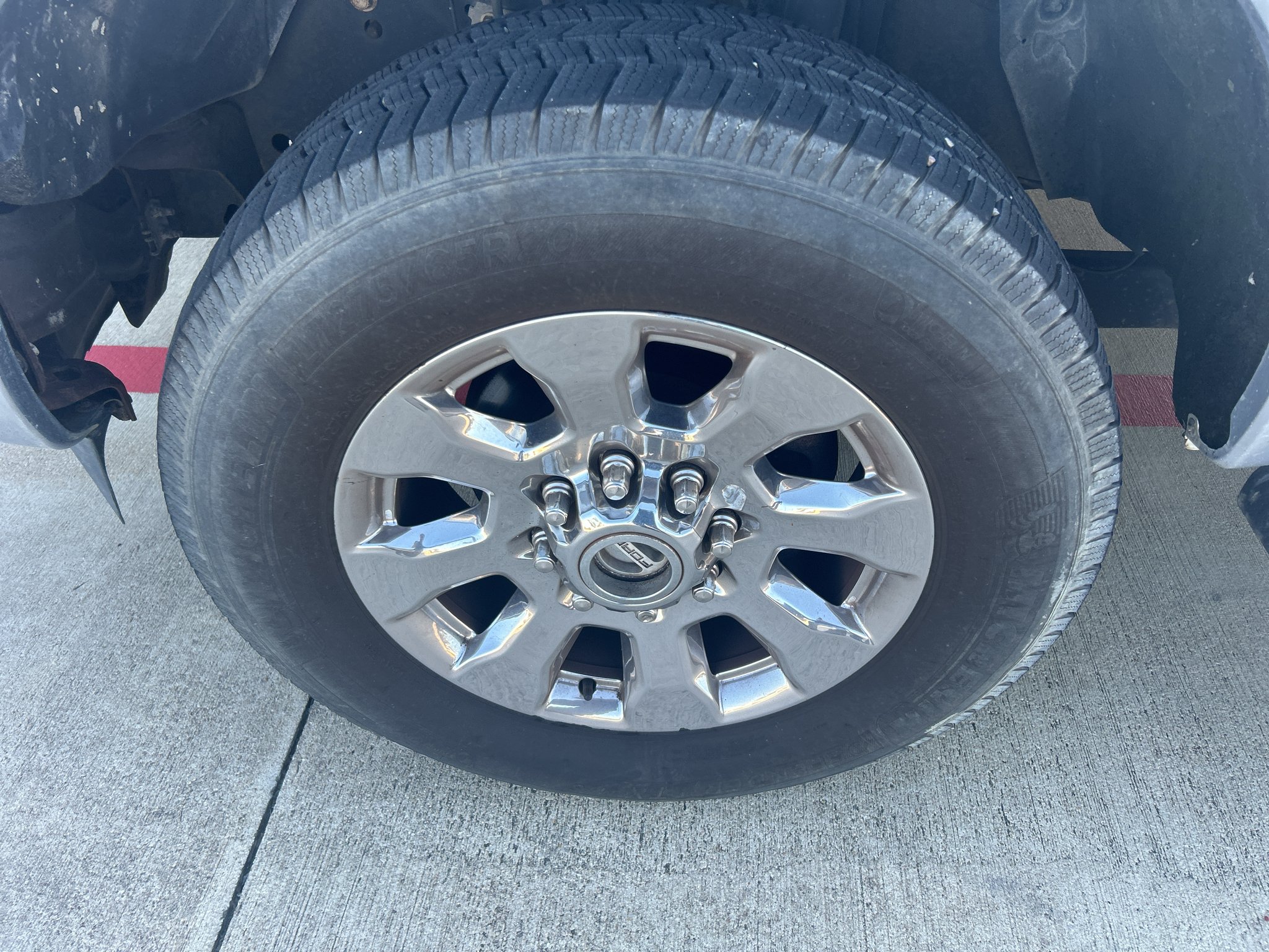 Used 2016 Ingot Silver Metallic Ford XL image 16