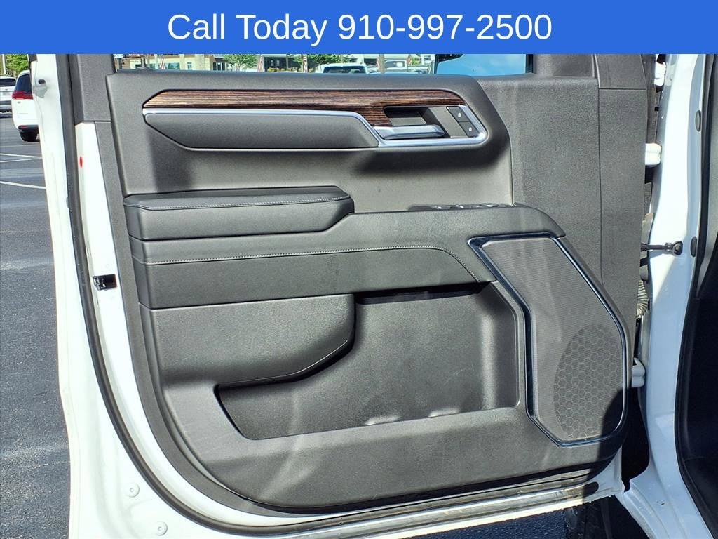 Used 2024 Summit White GMC Elevation image 10