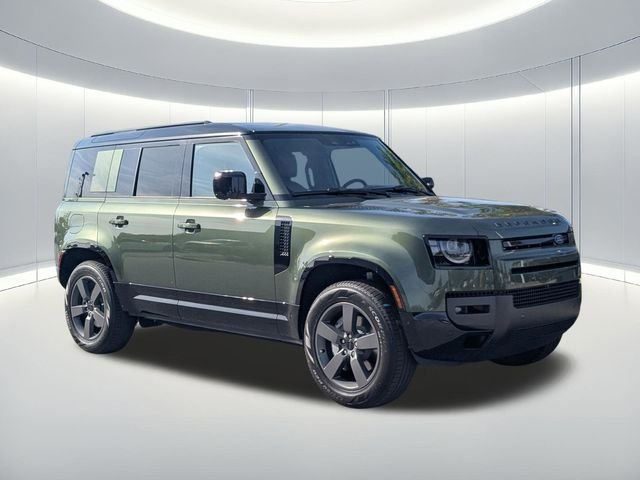 New 2026 Woolstone Green Land Rover X-Dynamic SE image 3