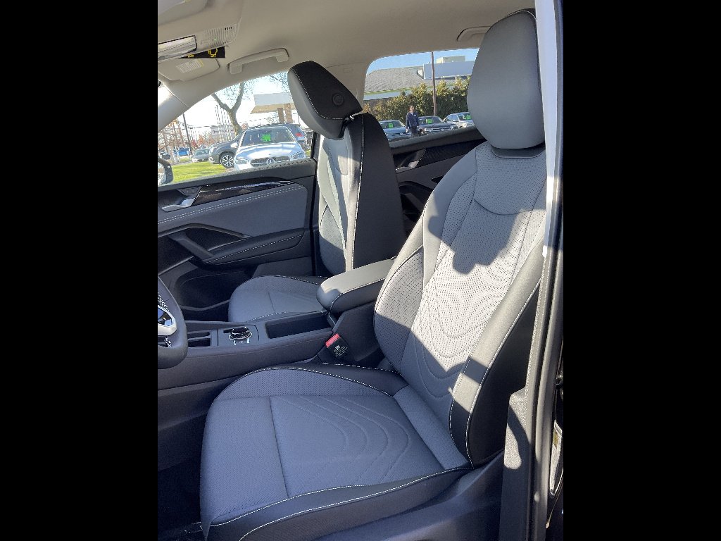 2026 Volkswagen Tiguan SE - Photo 7