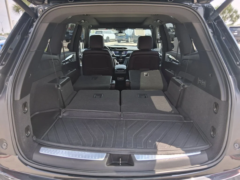 Used 2020 MANHATTAN NOIR METALLIC Cadillac FWD Premium Luxury image 6