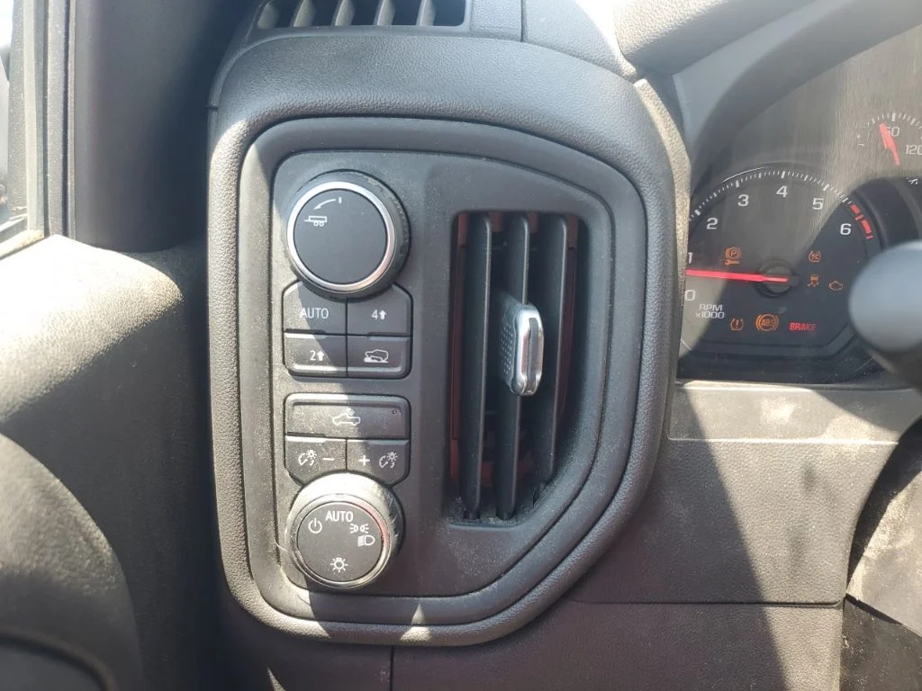 Used 2019 Silver Chevrolet Custom image 16