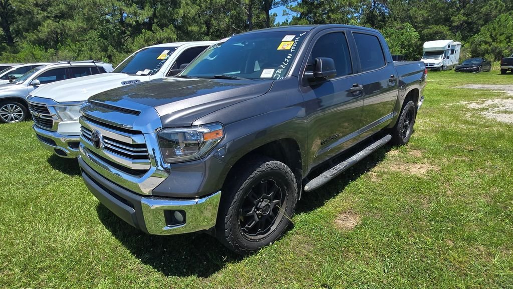 2017 Toyota Tundra SR5 4.6L Crew Max Short Bed's photo