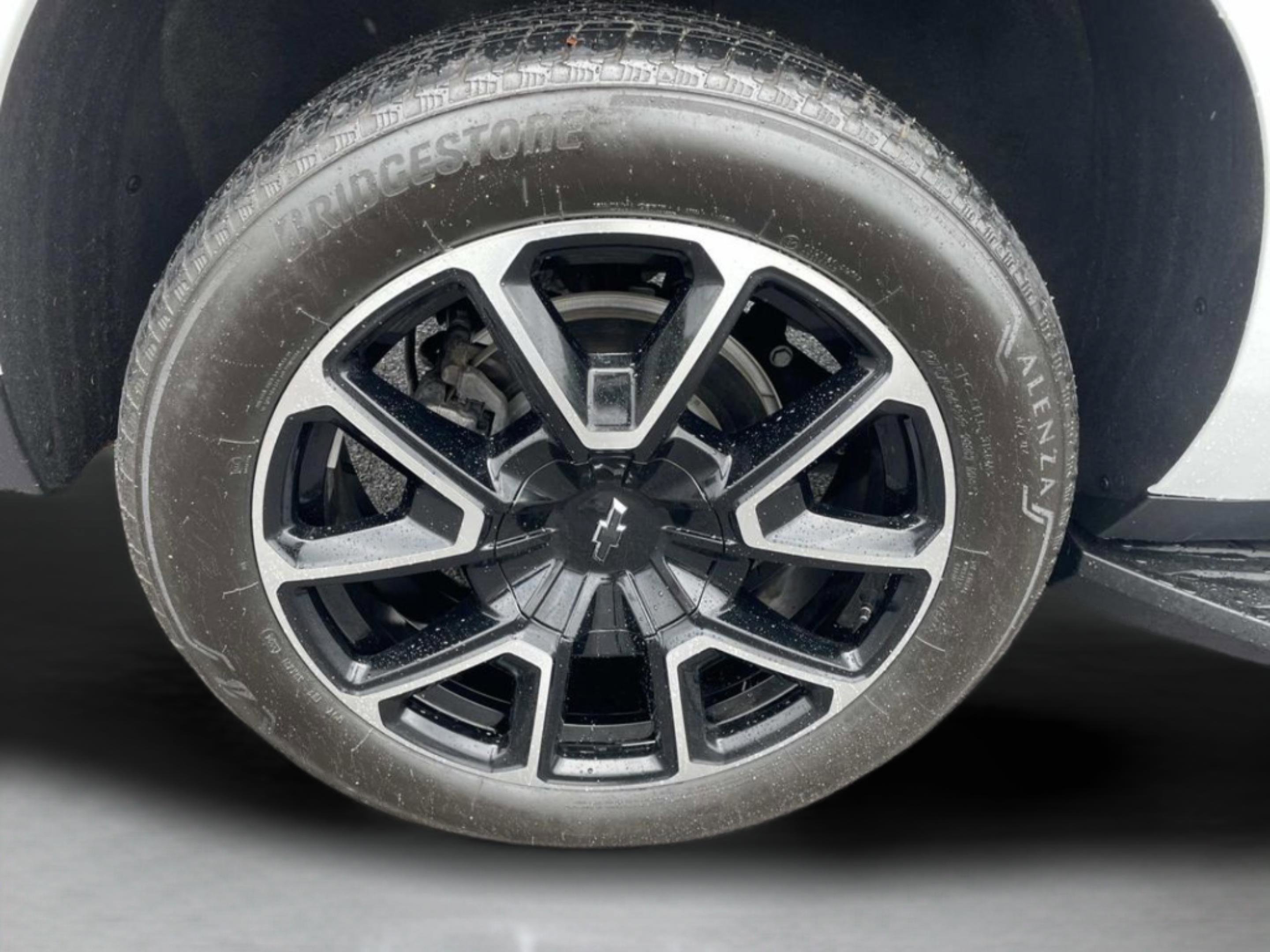 Used 2024 White Chevrolet RST image 32