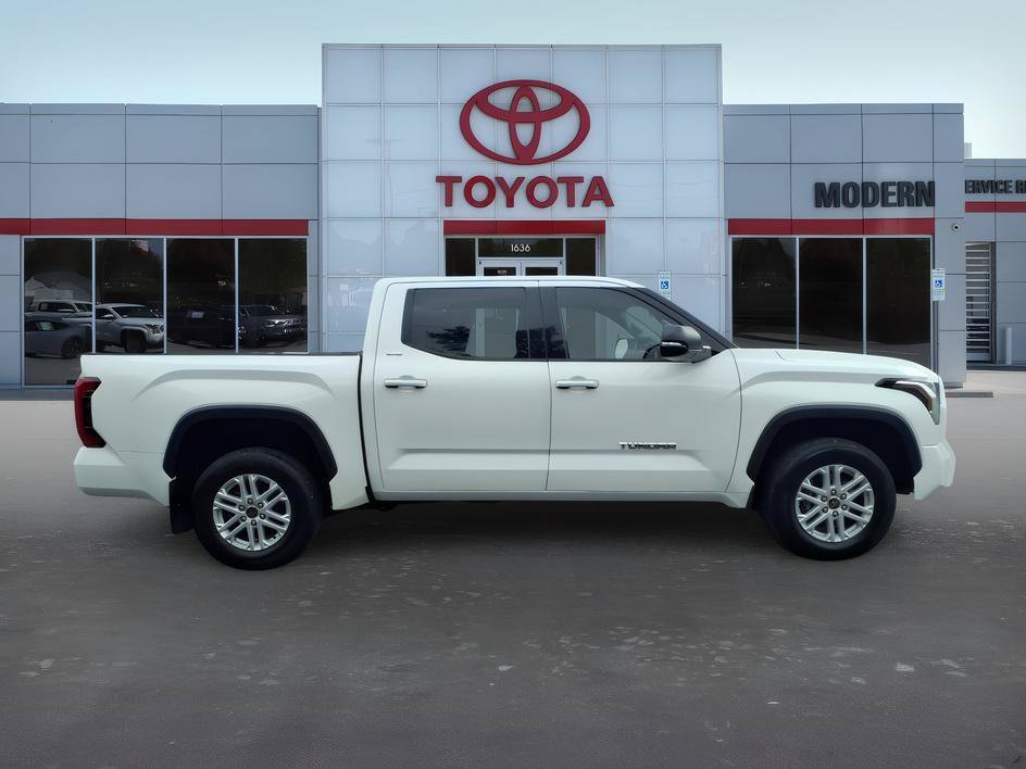 Used 2023 Ice Cap Toyota SR5 image 8