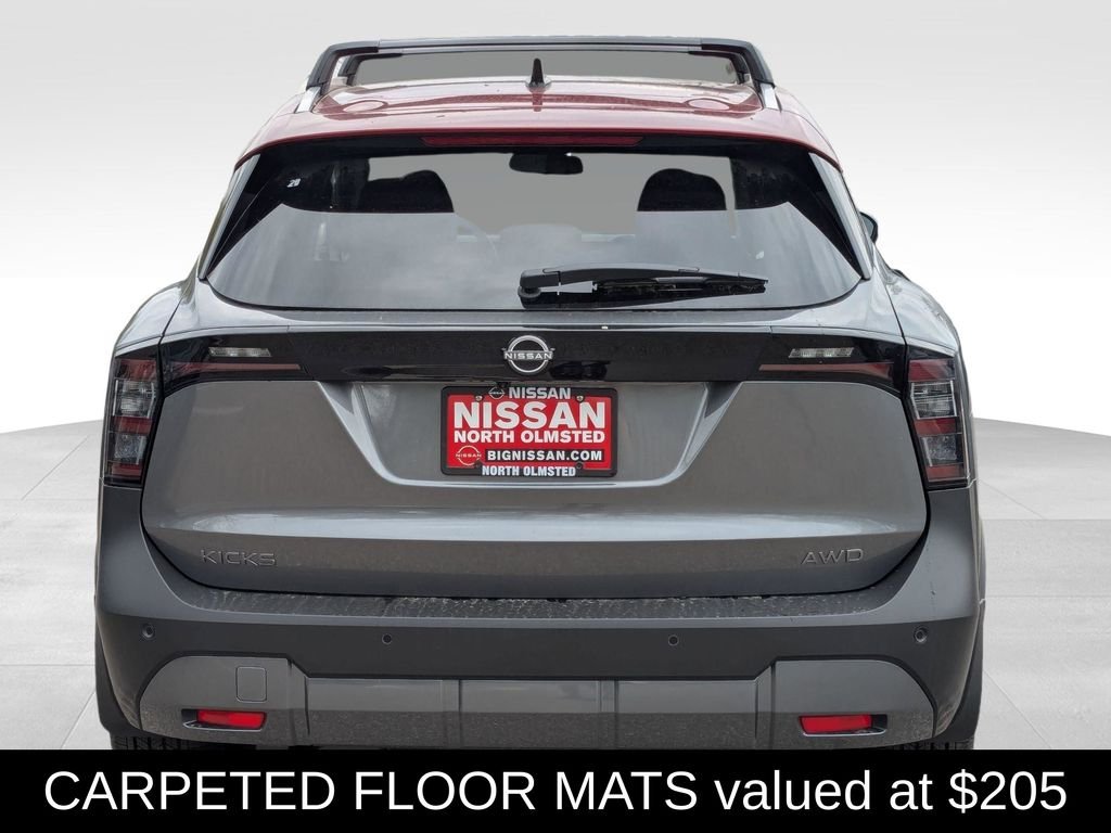 New 2026 Gun Metallic / Scarlet Ember Tintcoat Two-tone Nissan SV image 10