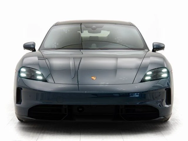 2025 Porsche Taycan GTS - Photo 34