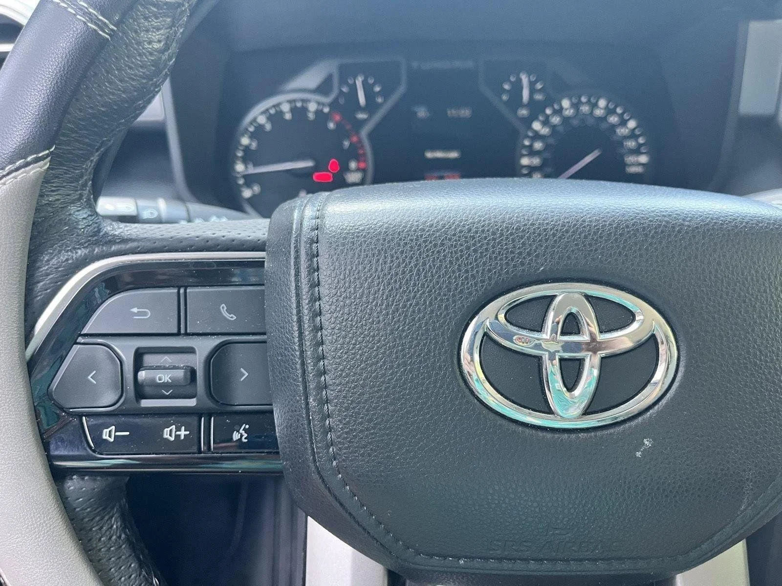 Used 2022 Celestial Silver Metallic Toyota SR5 image 23