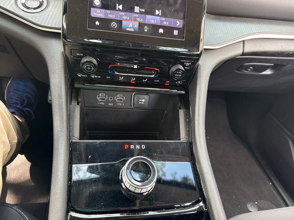 Used 2023 Silver Jeep Laredo image 34
