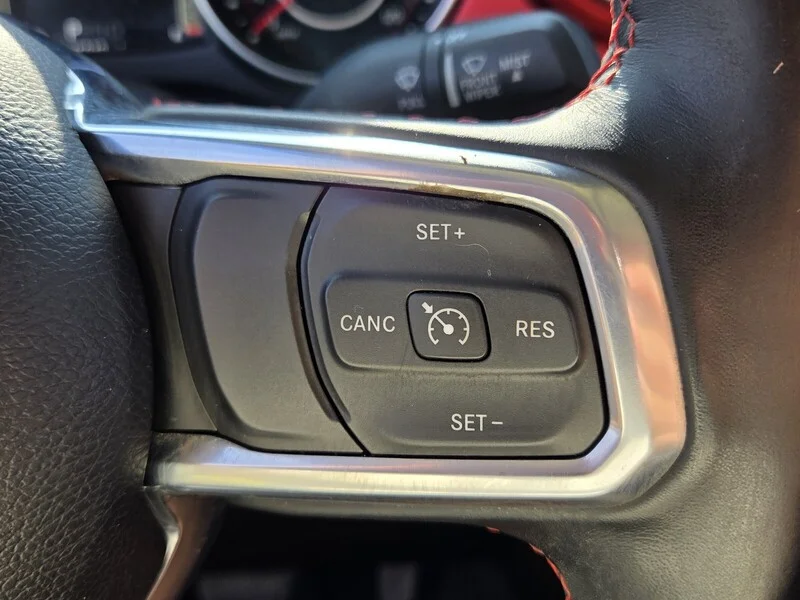 Used 2020 Gray Clearcoat JEEP RUBICON image 27