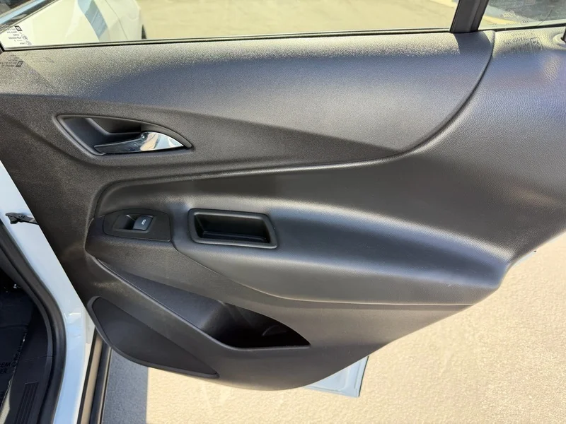 Used 2024 Summit White Chevrolet LT image 23