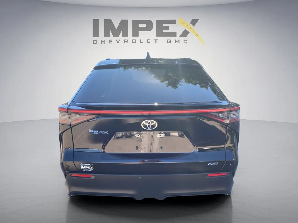 Used 2024 Black Toyota XLE image 4