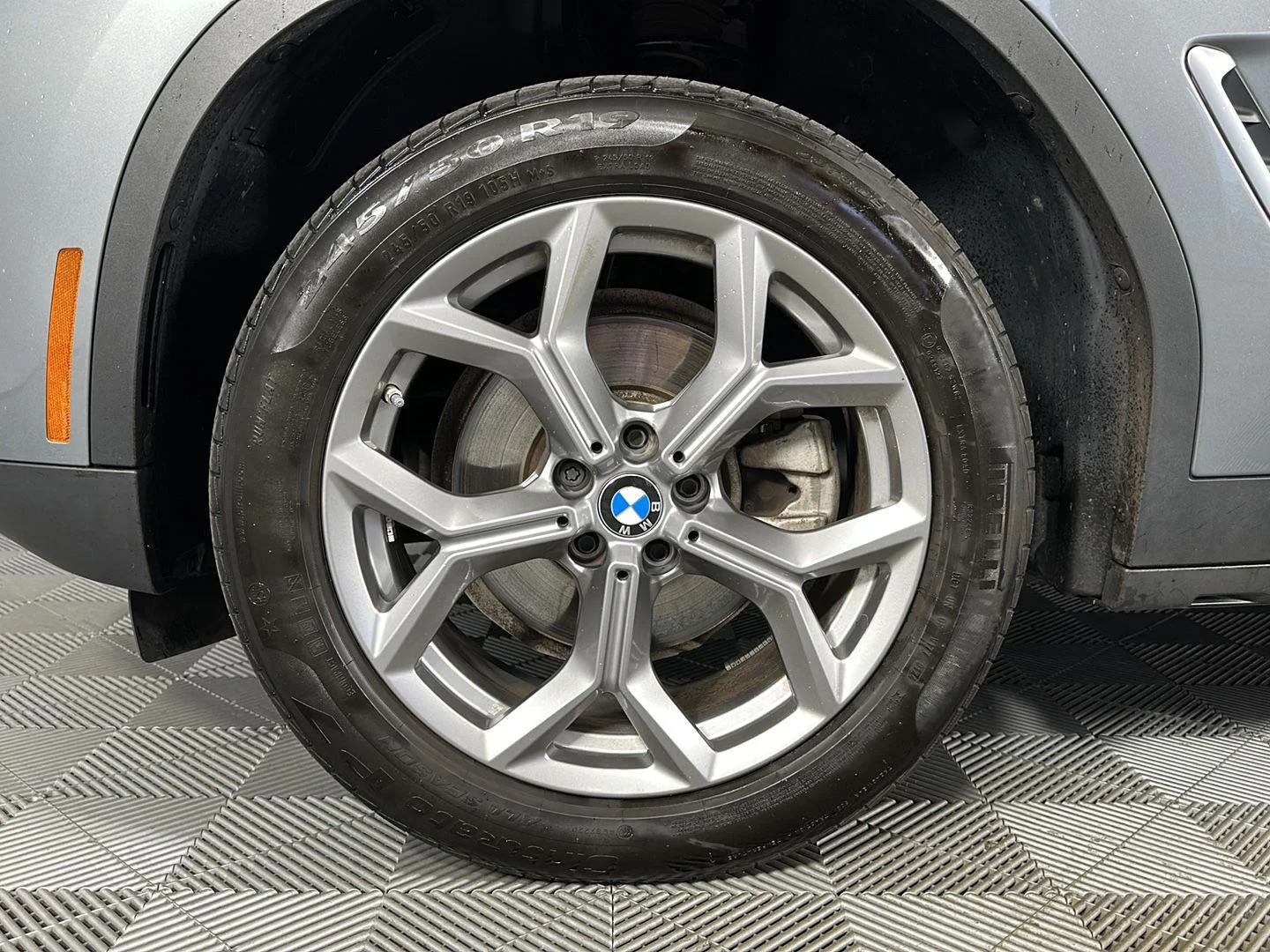 Used 2024 Skyscraper Grey Metallic BMW xDrive30i image 7