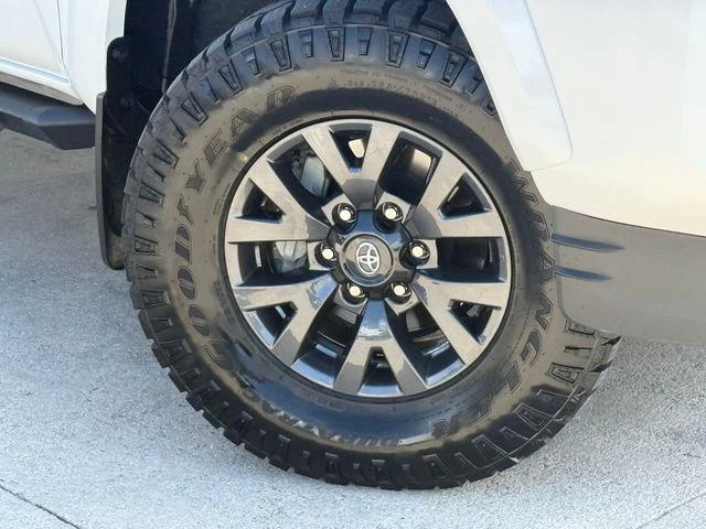 Certified Used 2023 ICE CAP Toyota SR5 image 31