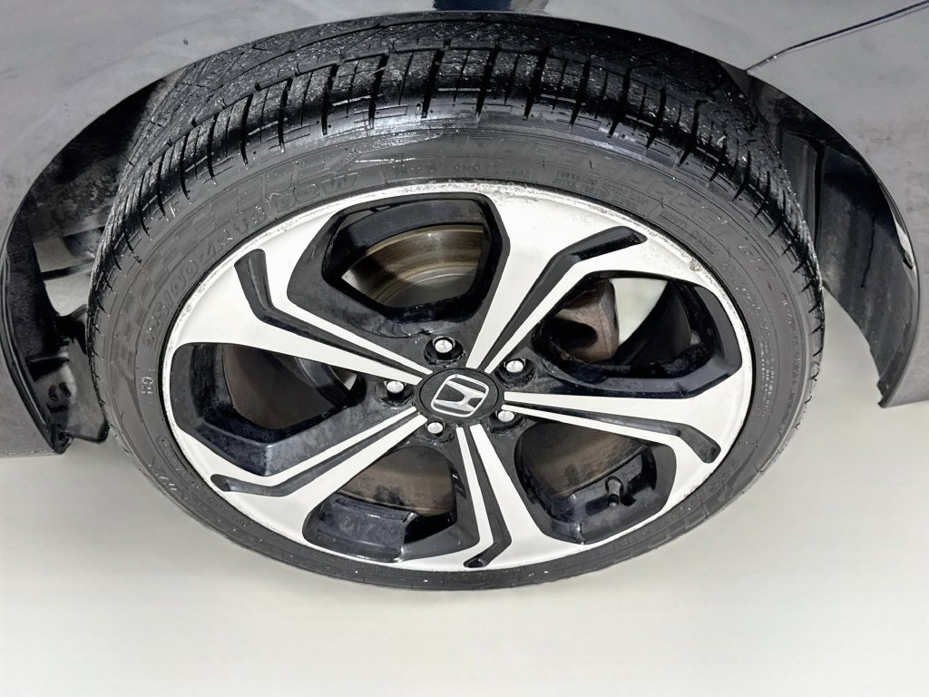 Used 2015 Crystal Black Pearl Honda Si image 34
