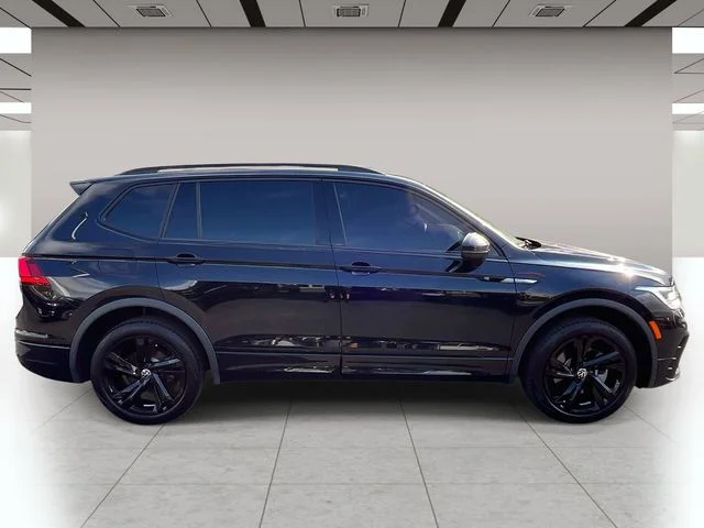 Used 2024  Volkswagen 2.0T SE R-Line Black image 2