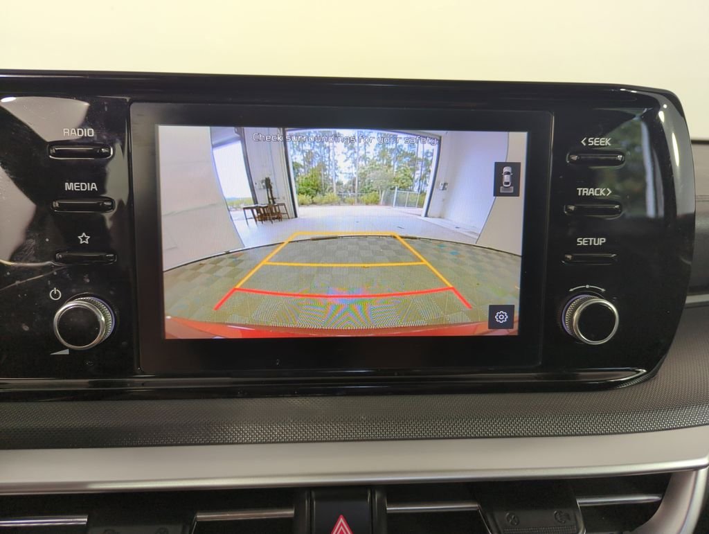 Used 2023 Red Kia LXS image 26