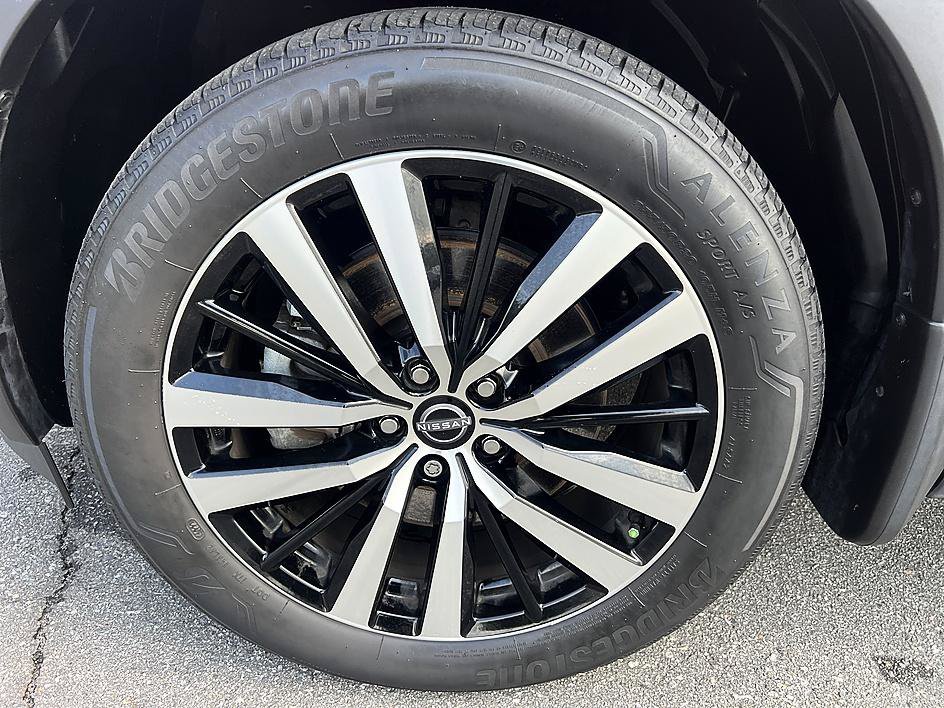 Used 2023 Scarlet Ember Tintcoat/Super Black Nissan Platinum image 9