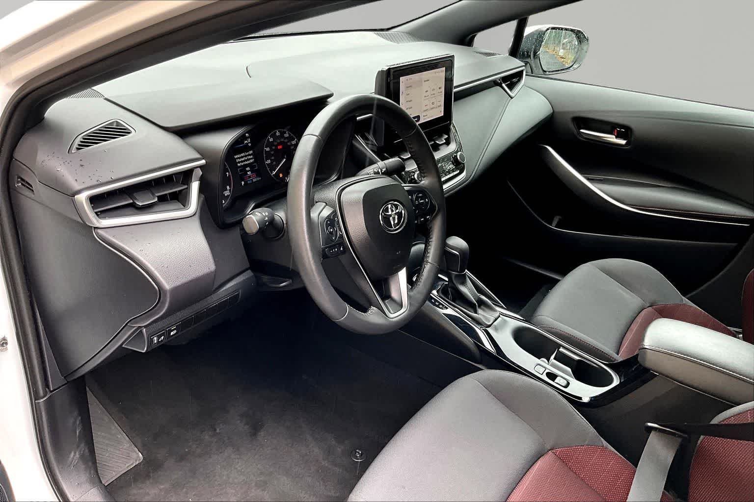Used 2024 Ice Cap Toyota SE image 18