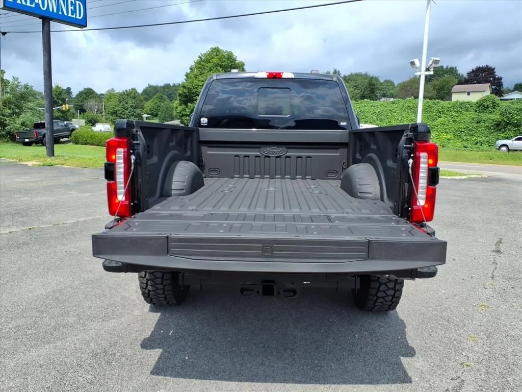 New 2026 Agate Black Metallic Ford F-250® Lariat® image 12