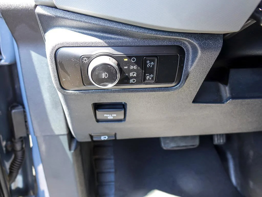 Used 2023 Azure Gray Metallic Tri-Coat Ford Badlands image 24