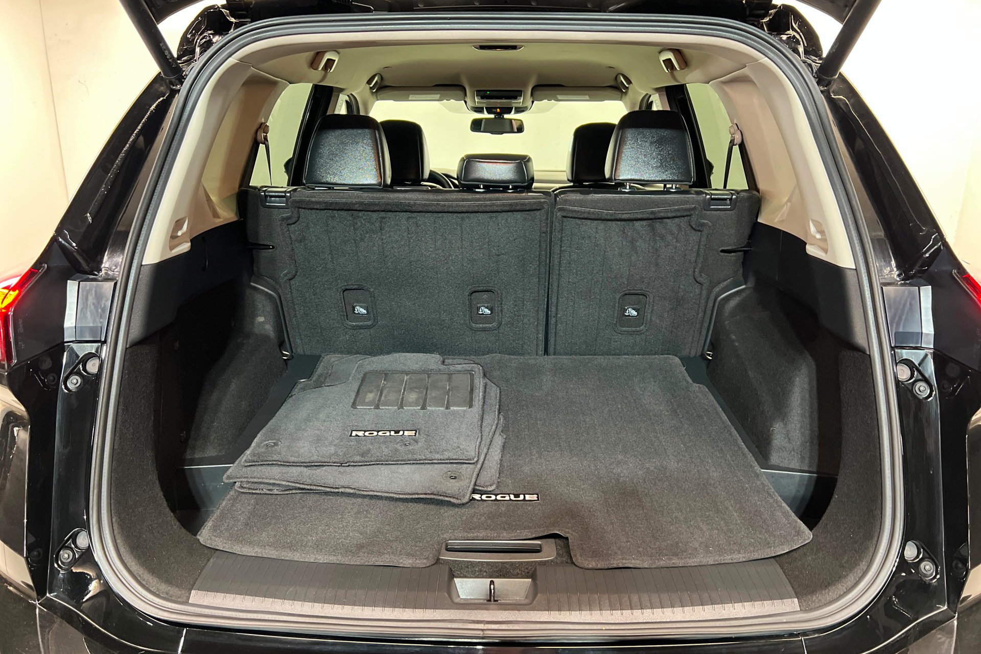 Used 2026 Super Black Nissan SL image 24