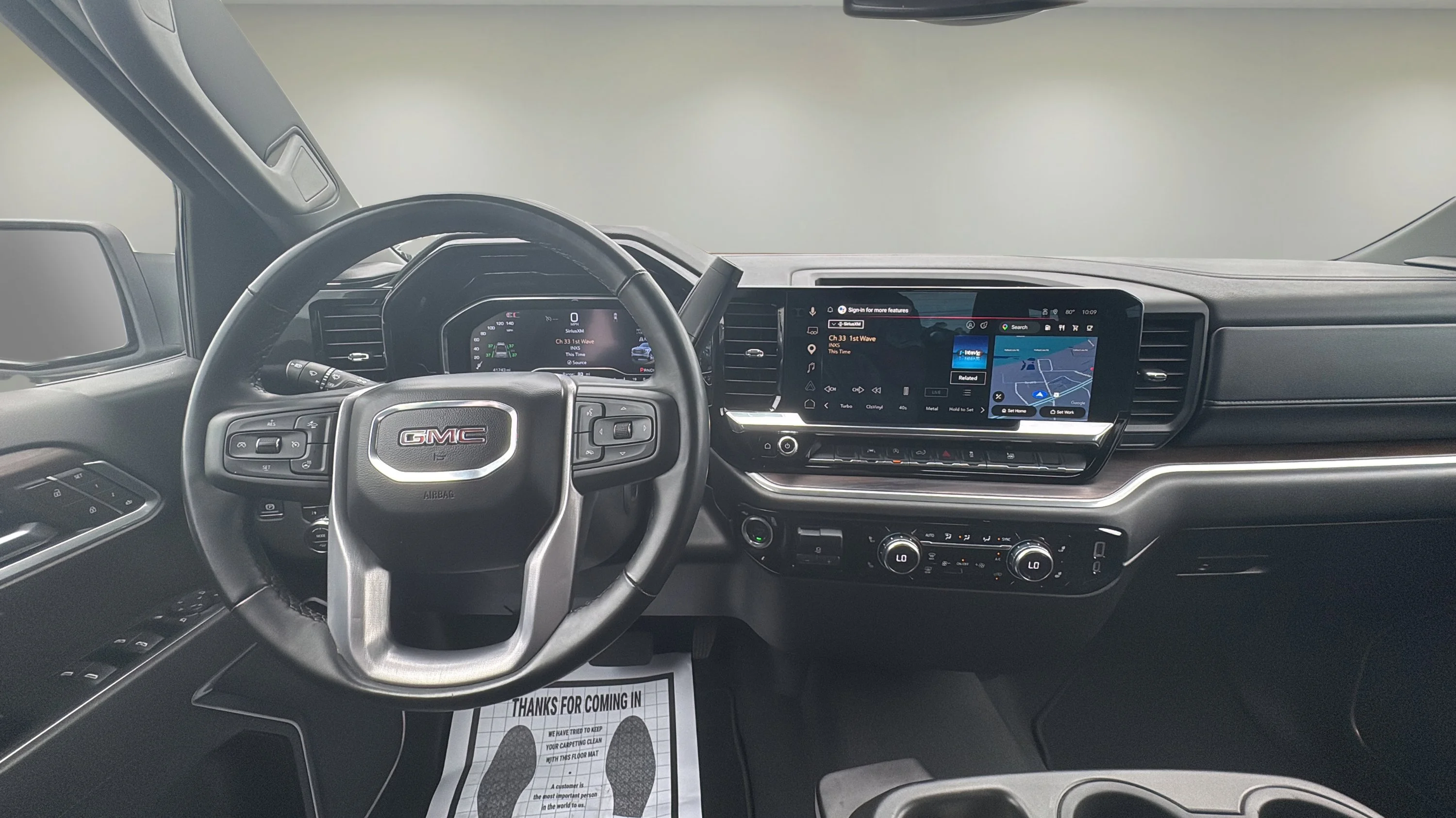Used 2025 Summit White GMC SLT image 10