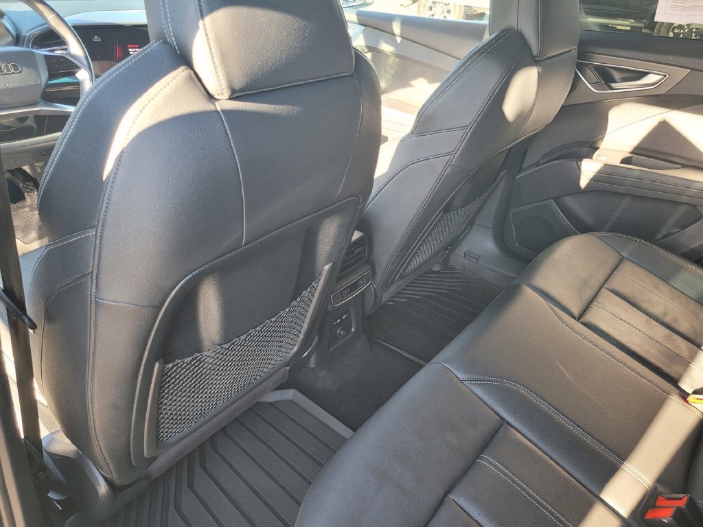 2022 Audi Q4 e-tron Premium Plus - Photo 16