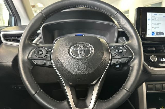 Certified Used 2025  Toyota LE image 28