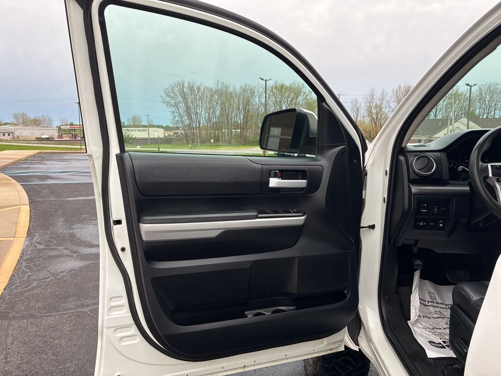 Used 2018  Toyota SR5 image 18