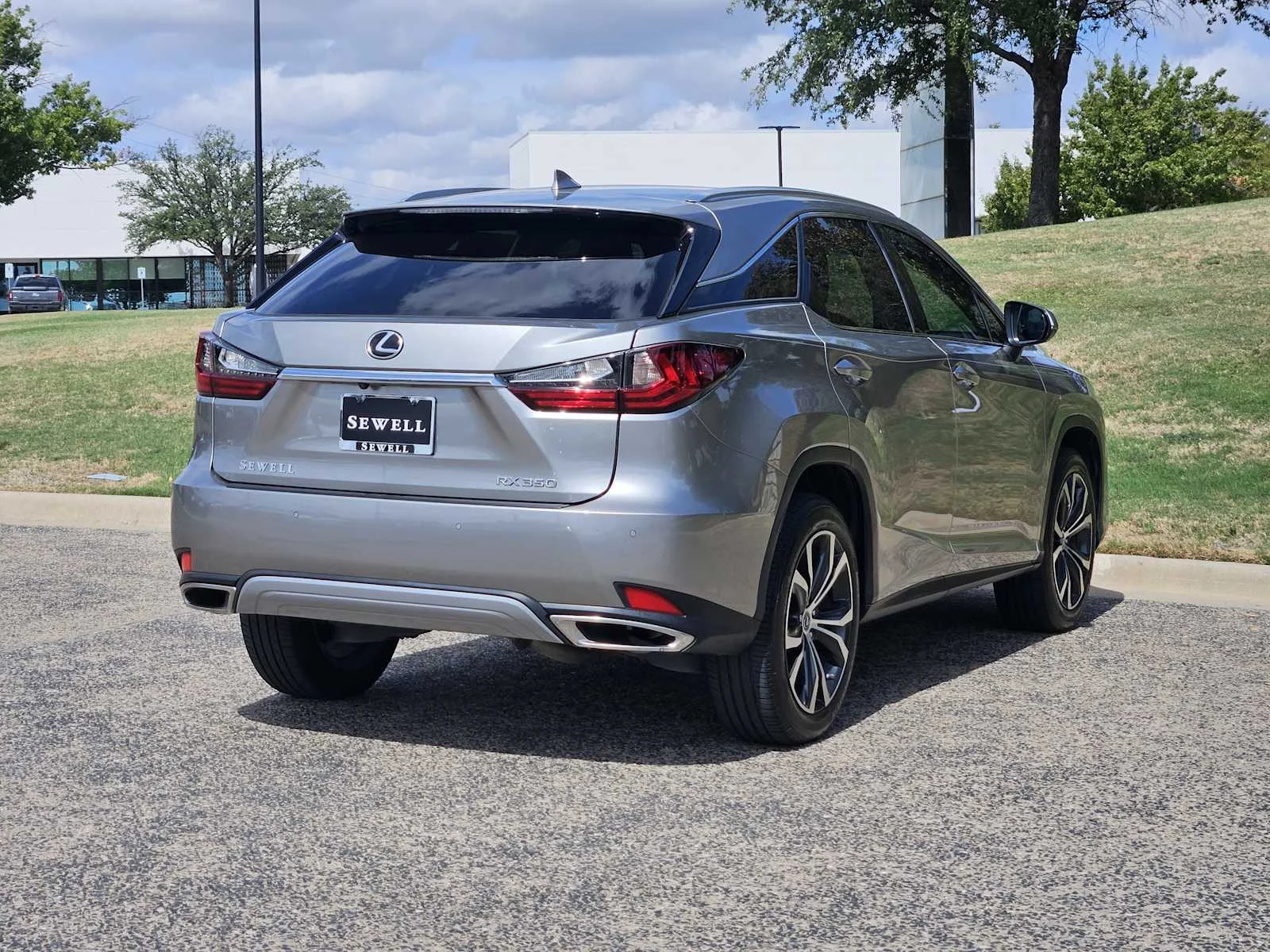 Used 2020 Atomic Silver Lexus  image 4