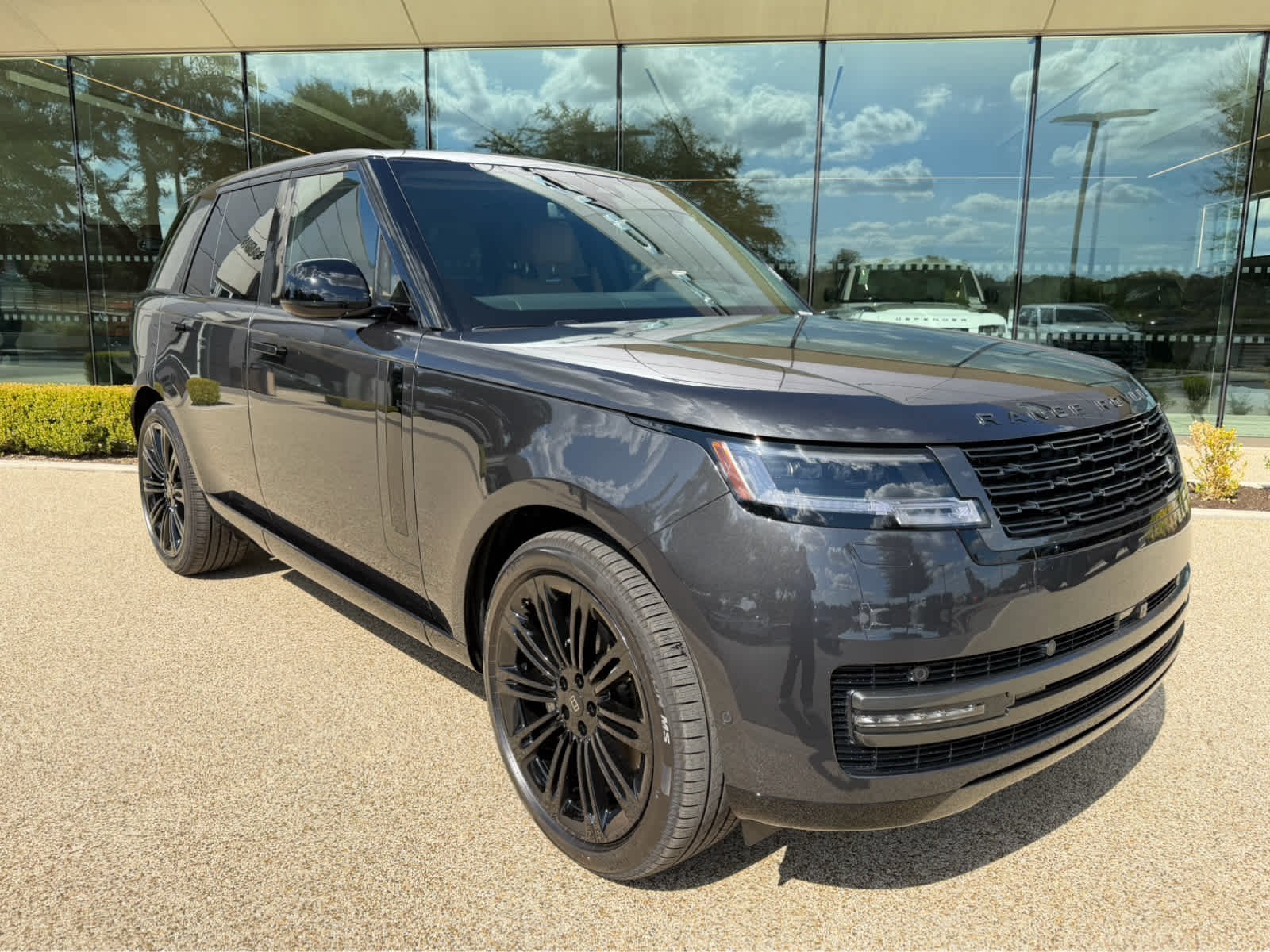 New 2027 Carpathian Grey LAND ROVER SE image 3