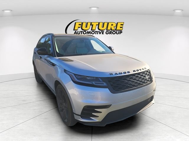 Used 2020  Land Rover R-Dynamic S image 1