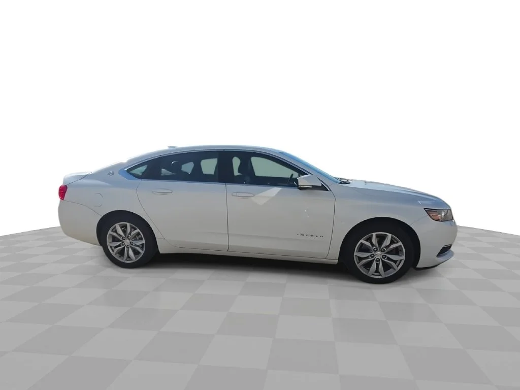 Used 2016 White Chevrolet LT image 9