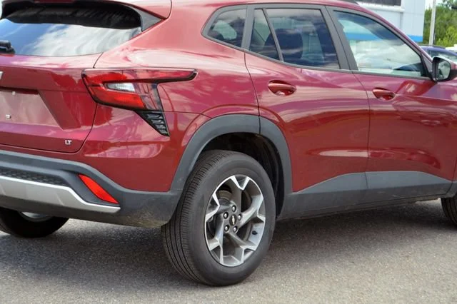 2025 Chevrolet Trax LT - Photo 6