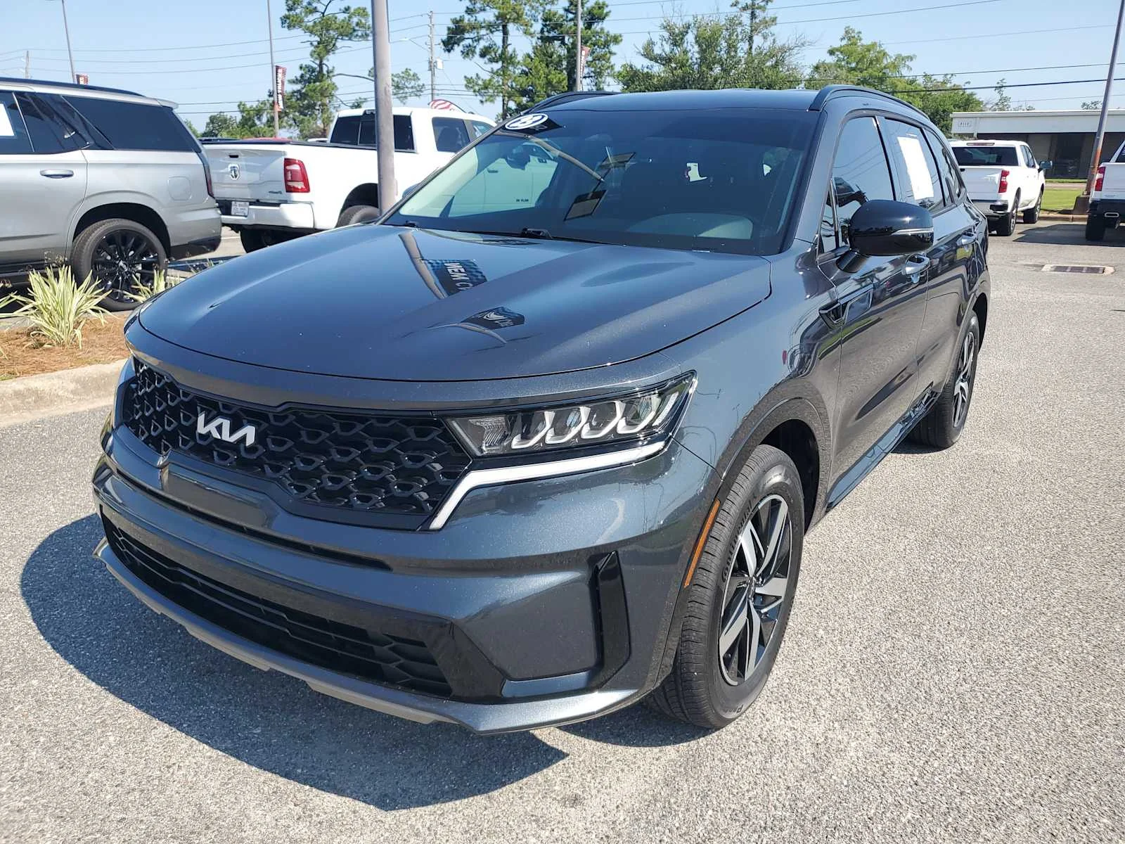 2023 Kia Sorento S AT's photo