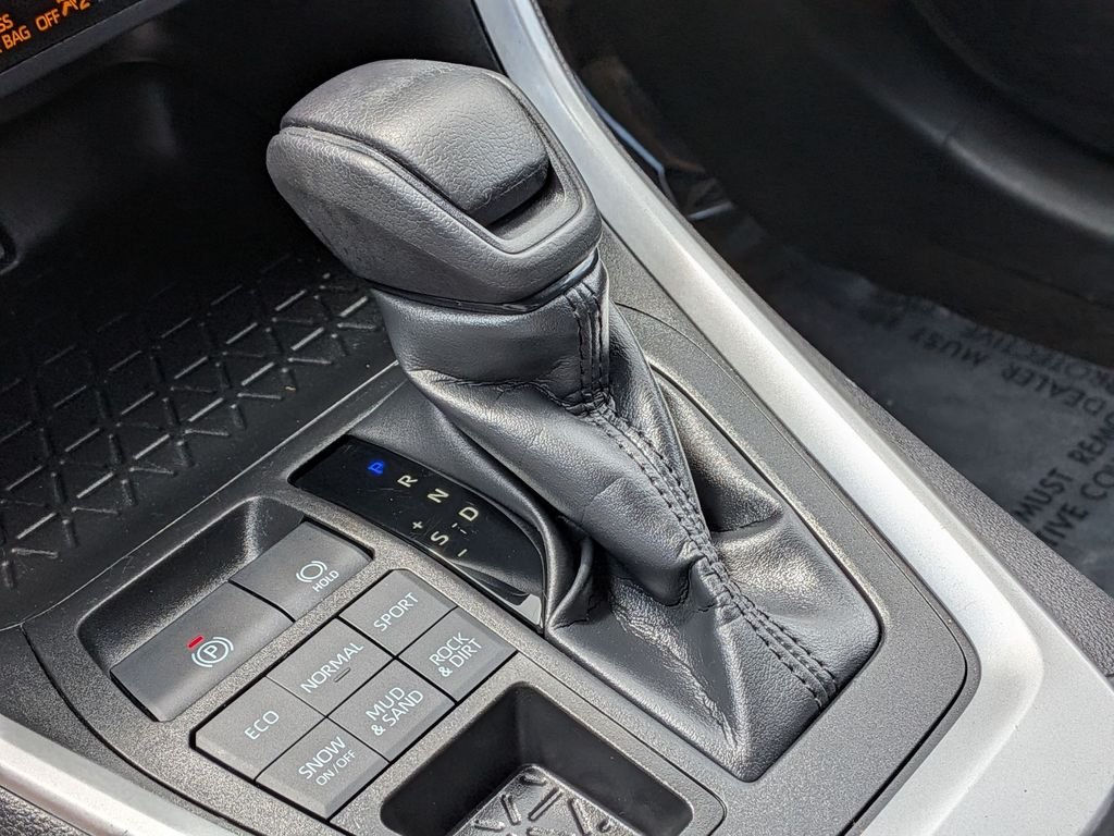 2023 Toyota RAV4 LE - Photo 26