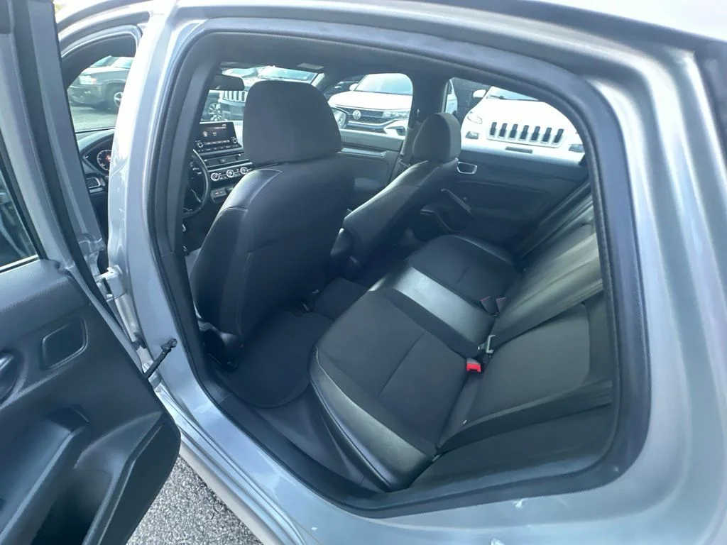 Used 2024  Honda Sport image 21