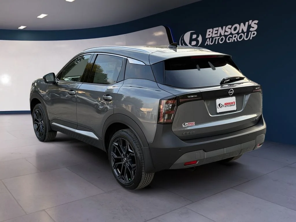 New 2027 Gray Nissan SR image 3