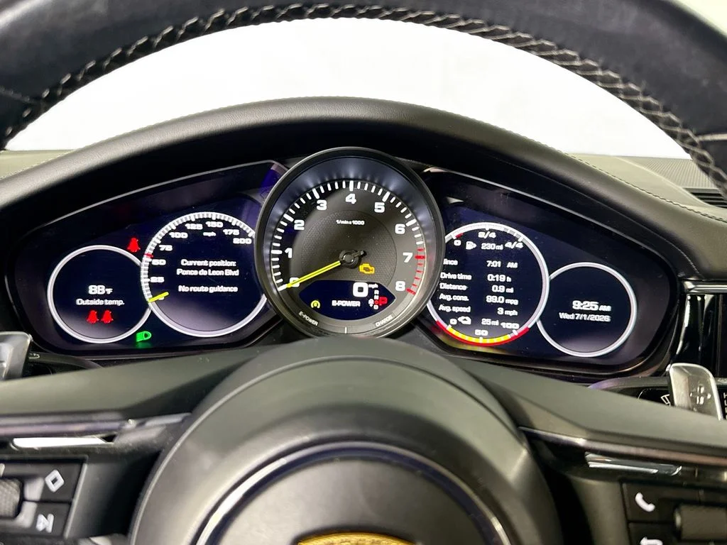 Used 2021 Dolomite Porsche 4S image 14