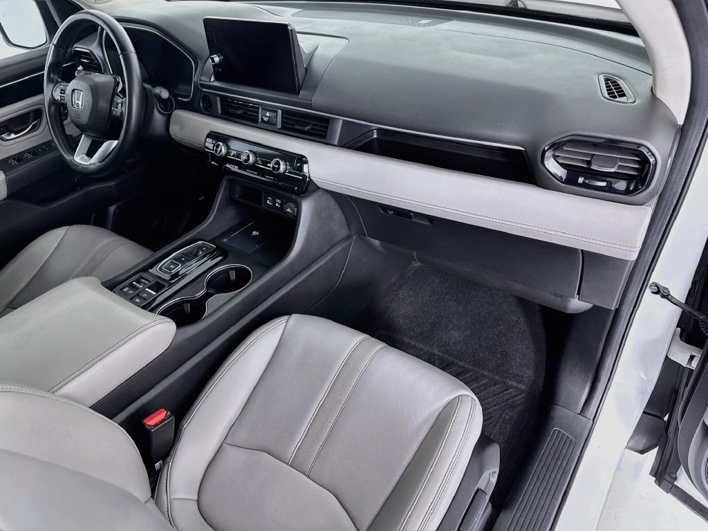 2025 Honda Pilot Touring - Photo 17