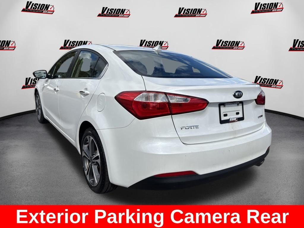 Used 2016 White Kia EX image 8