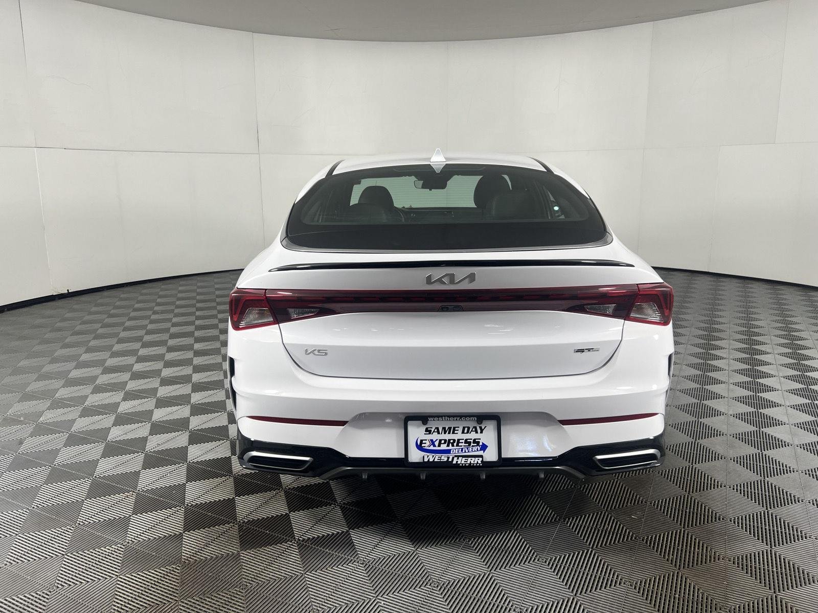 Used 2024 Glacial White Pearl Kia GT-Line image 26