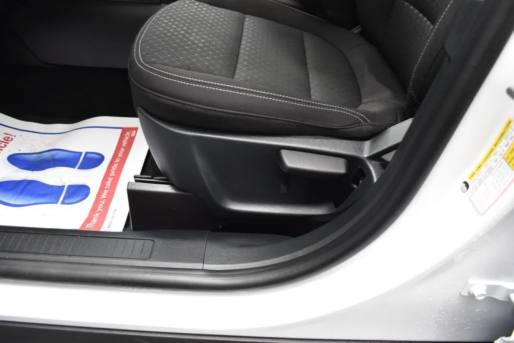 Certified Used 2025 Oxford White Ford Active image 16