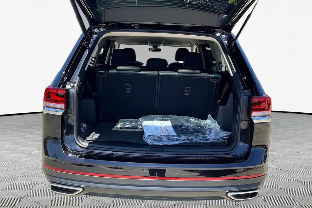 New 2026 Black Volkswagen 2.0T SE image 25