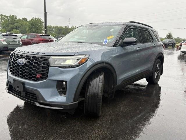 Used 2025 Vapor Blue Ford ST image 3