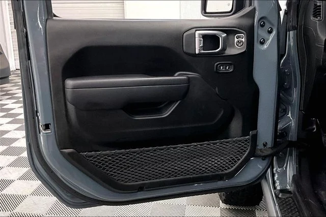 Used 2024 Anvil Clear Coat Jeep Rubicon image 19