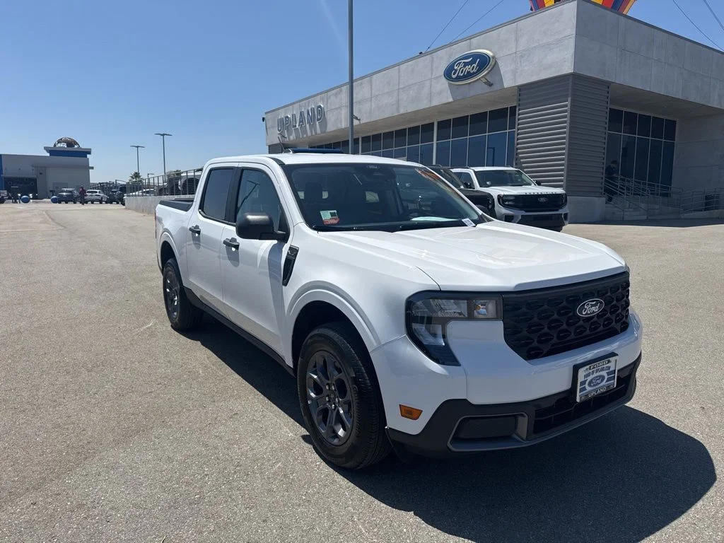 Used 2026 Oxford White Ford XLT image 1